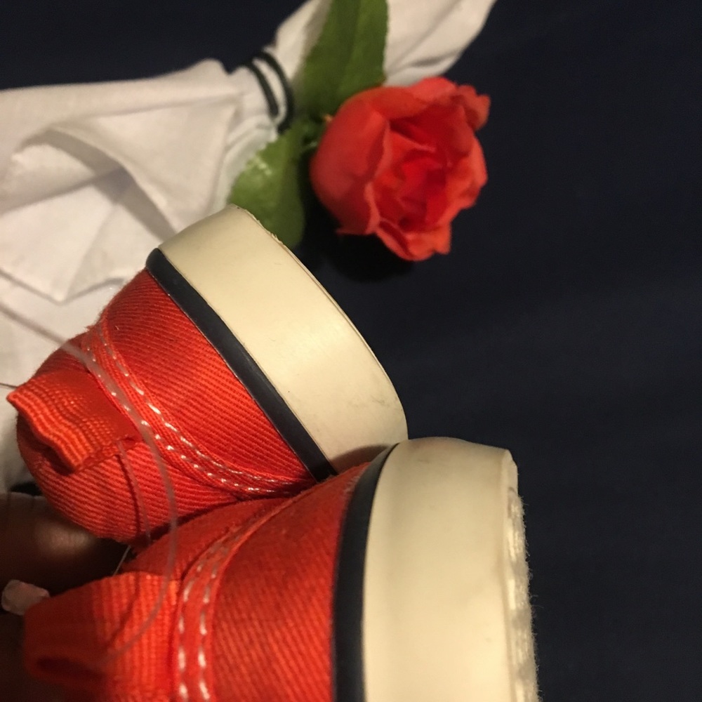 NEW Gap Slip on Tennis Shoes - Picture 4 of 7